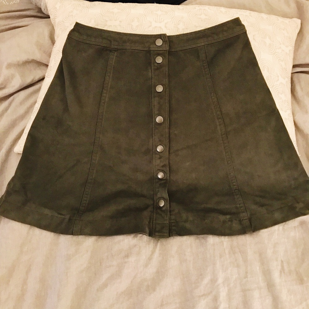 Abercrombie & Fitch skirt! Size 4